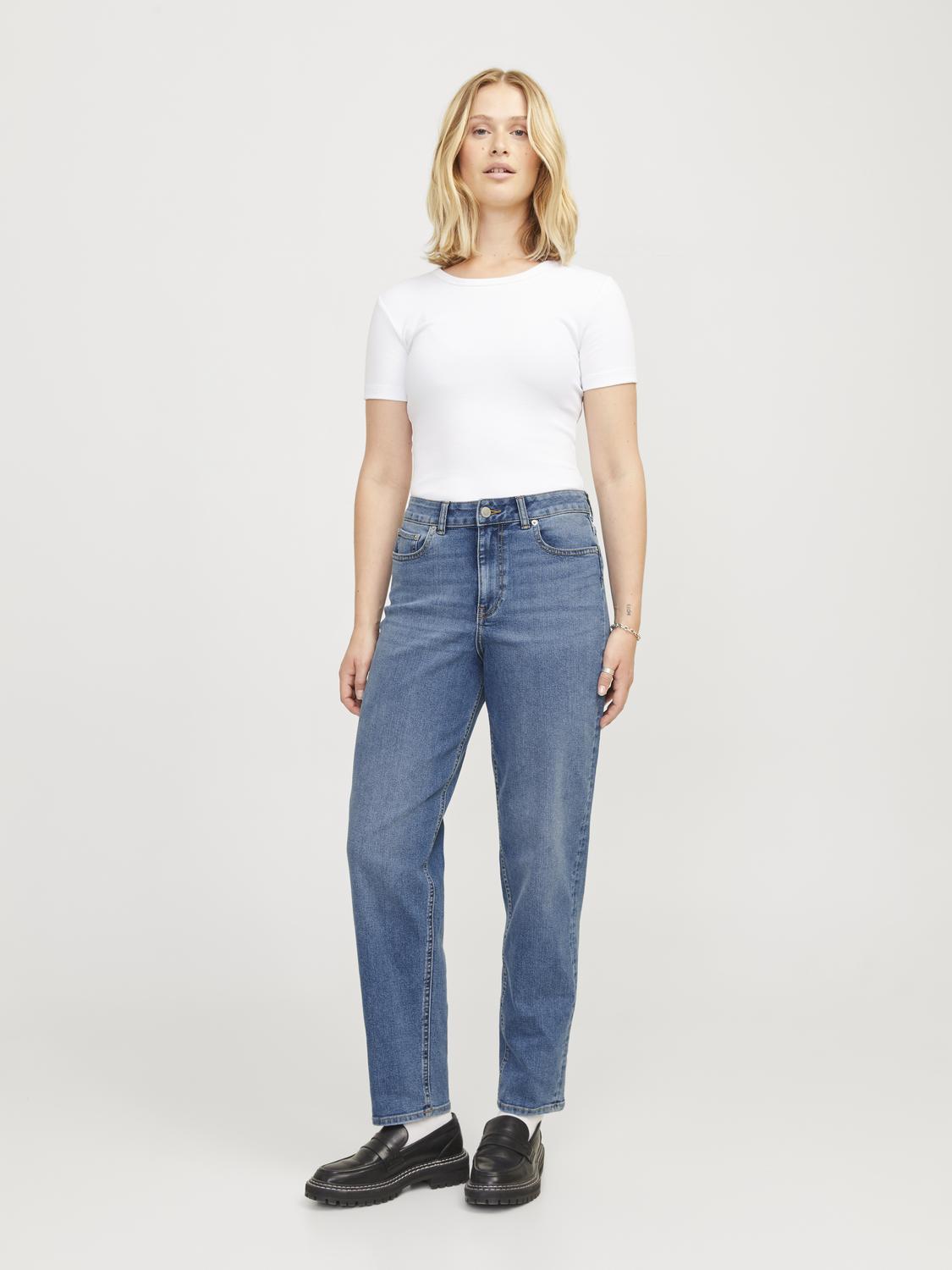 model_shot-front_full